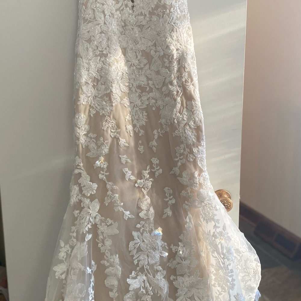 Martina Liana Bridal Gown - Picture 7 of 9